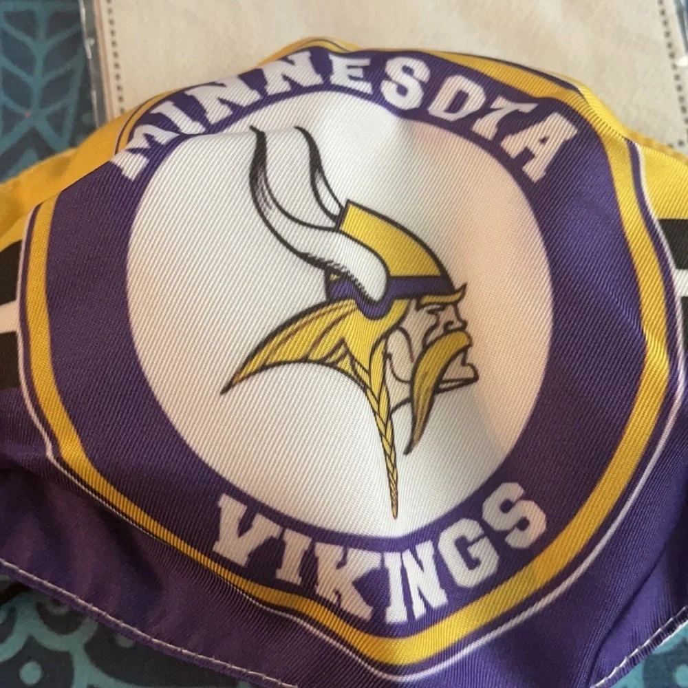 6/$20 New Minnesota Vikings face mask with filters